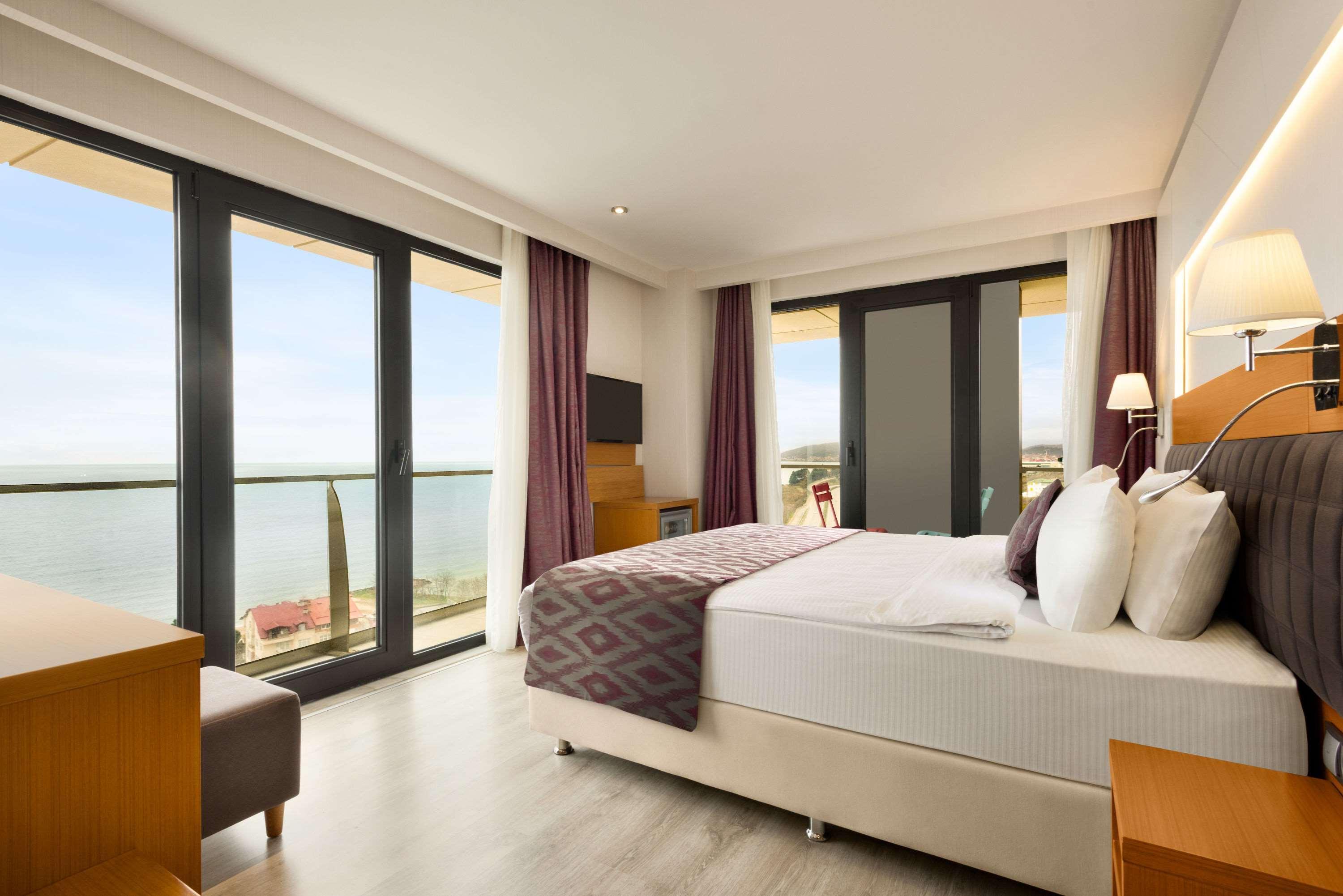 Ramada By Wyndham Giresun Piraziz Hotell Exteriör bild