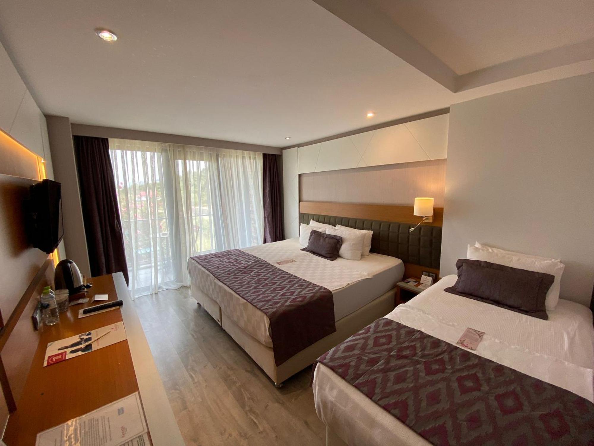 Ramada By Wyndham Giresun Piraziz Hotell Exteriör bild